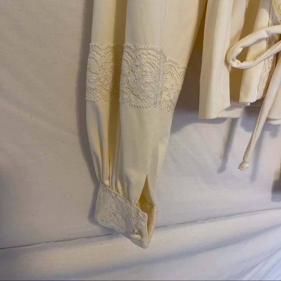 70s Handmade Vintage Lace Blouse - Picture 5 of 10